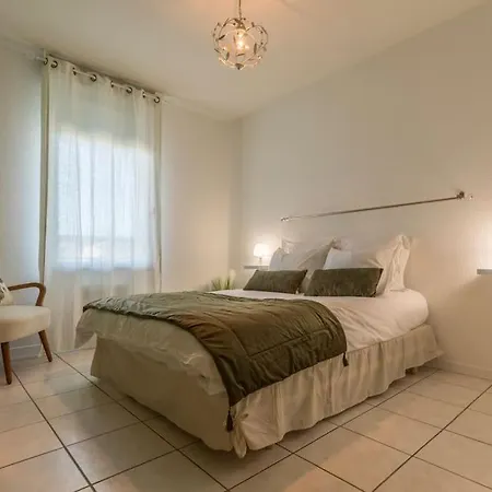 Splendid T2 Piscine En Ete Avec Terrasse, Airbus Et Aeroport Apartment *